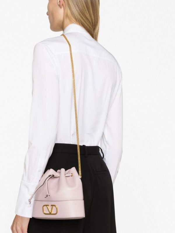 Valentino Garavani VLogo Signature leather bucket bag - Image 3